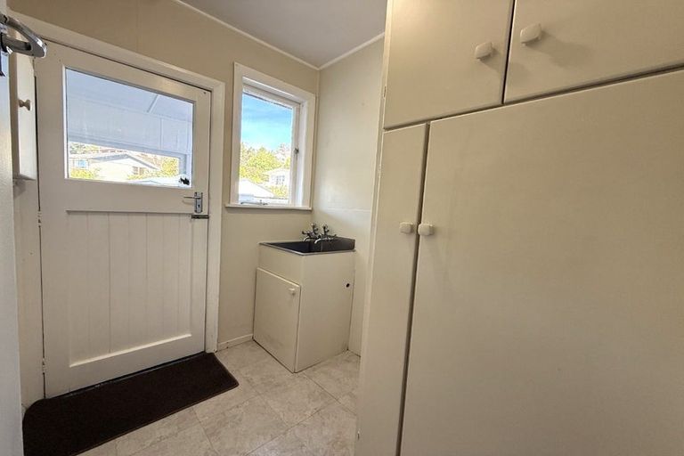 Photo of property in 6 Cornwall Street, Picton, 7220