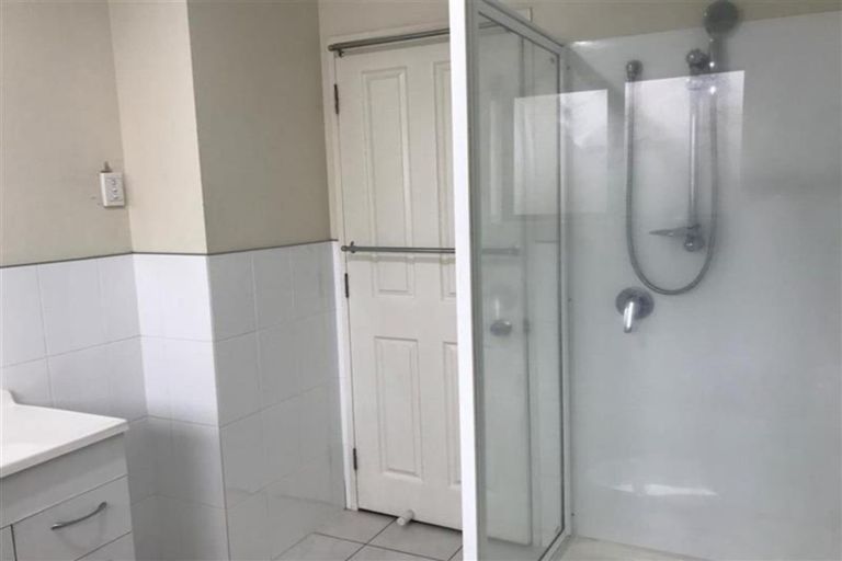 Photo of property in 4 Glenveagh Park Drive, Manurewa, Auckland, 2102