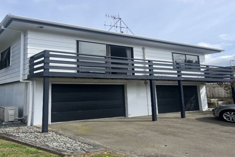 Photo of property in 58 Albatross Close, Whitby, Porirua, 5024