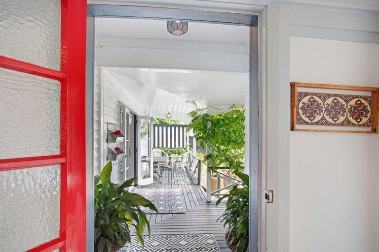 Photo of property in 6 Beresford Street, Russell, 0202