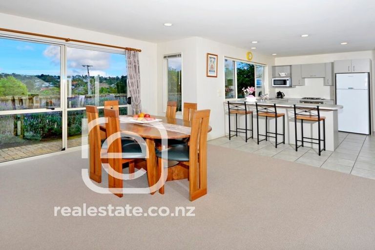 Photo of property in 2/48 Glencoe Road, Browns Bay, Auckland, 0630