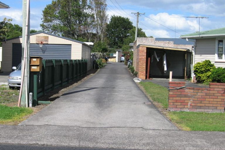 Photo of property in 37 Ward Crescent, Te Atatu Peninsula, Auckland, 0610