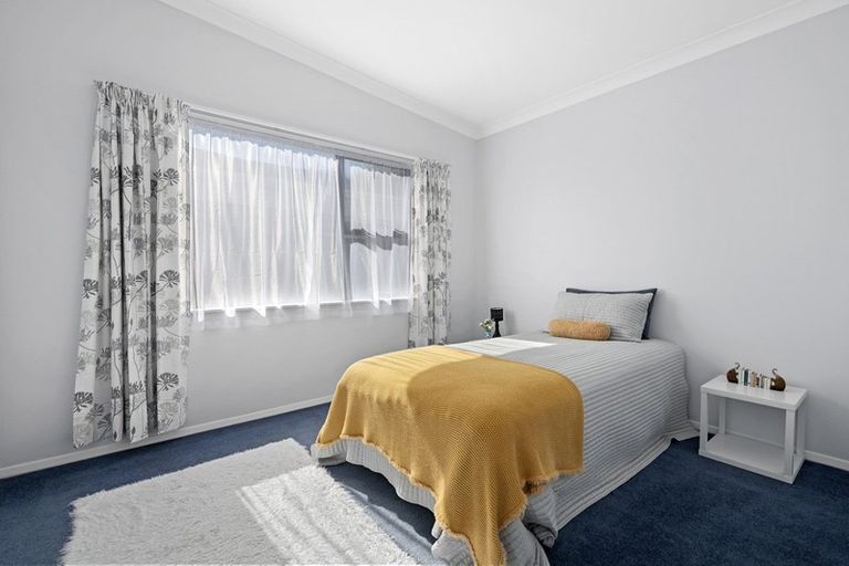 Photo of property in 10 Oak Street, Ebdentown, Upper Hutt, 5018