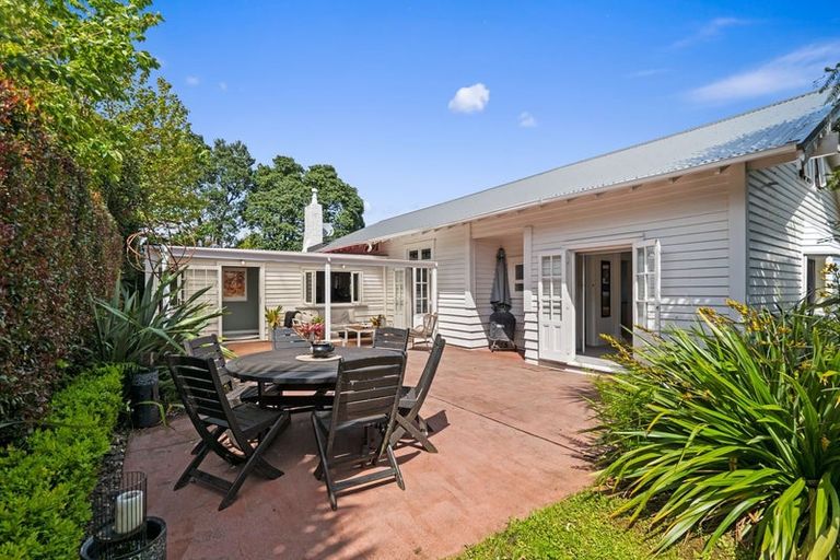 Photo of property in 18 David Street, Westown, New Plymouth, 4310