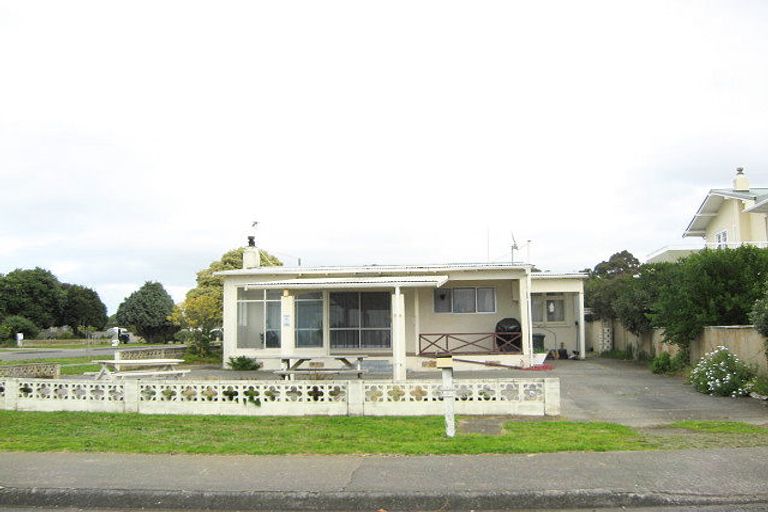 Photo of property in 116 Beach Road, Haumoana, 4102