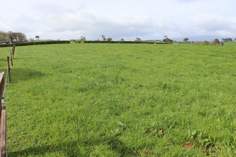 Photo of property in 1060 Mountain Road, Waiongana, Inglewood, 4389