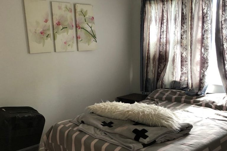 Photo of property in 12 Tracey Terrace, Te Atatu South, Auckland, 0602