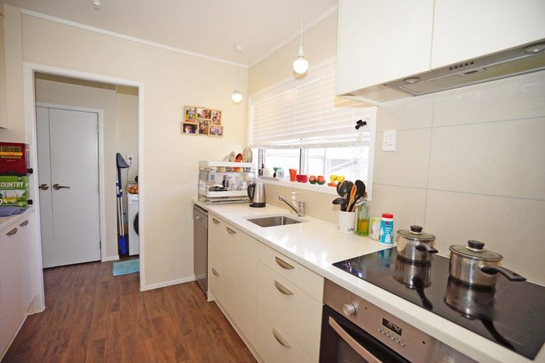 Photo of property in 1/32 Weldene Avenue, Glenfield, Auckland, 0629