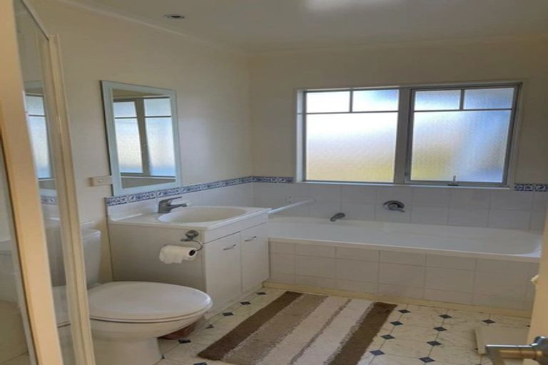 Photo of property in 49a Wyoming Avenue, Murrays Bay, Auckland, 0630