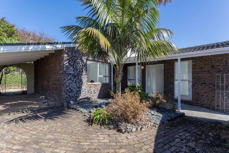 Photo of property in 36 Stapleford Crescent, Browns Bay, Auckland, 0630
