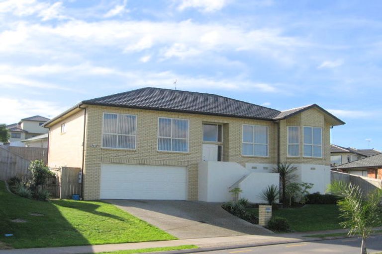 Photo of property in 32 Tauranga Place, Orewa, 0931