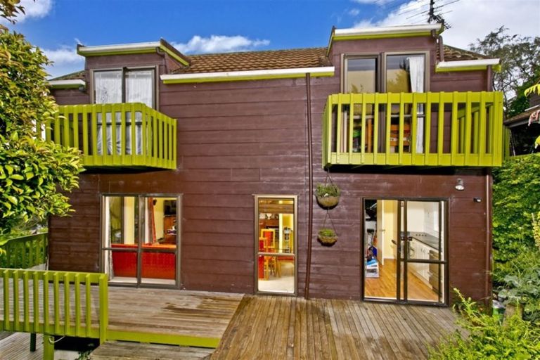 Photo of property in 2/81 Waipa Street, Birkenhead, Auckland, 0626