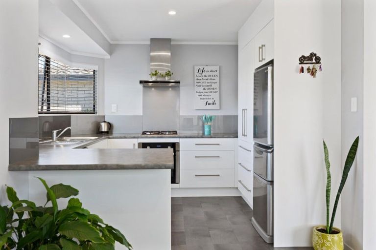 Photo of property in 31 Crisp Drive, Papamoa Beach, Papamoa, 3118