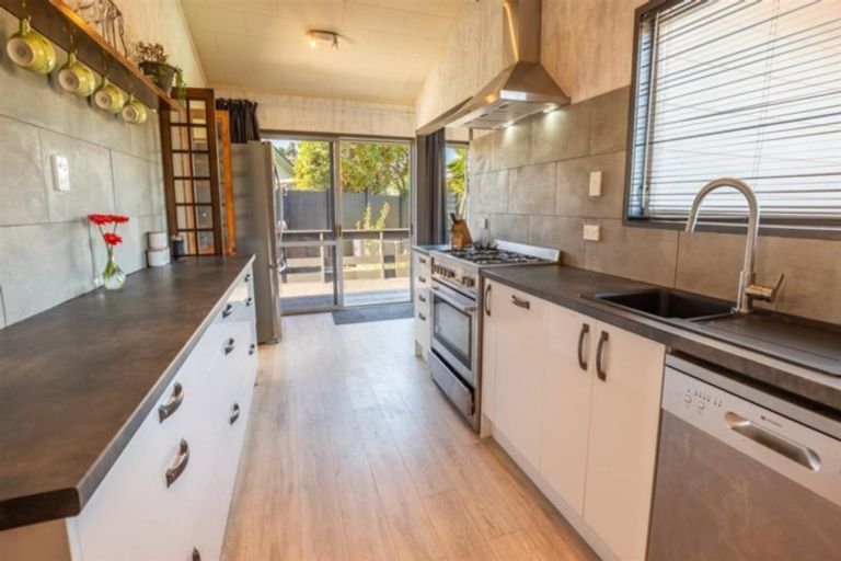 Photo of property in 14 Walnut Place, Owhata, Rotorua, 3010