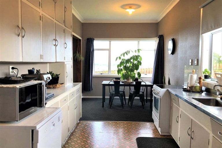 Photo of property in 1 Mcneil Street, Balclutha, 9230