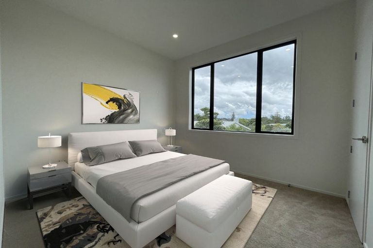 Photo of property in 27e Dawnhaven Drive, Te Atatu Peninsula, Auckland, 0610