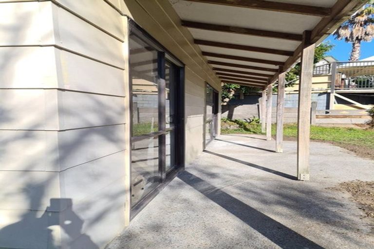 Photo of property in 2/37 Alexander Avenue, Torbay, Auckland, 0630