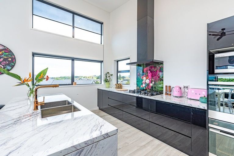 Photo of property in 34 Golf Vue Place, Castlecliff, Whanganui, 4501