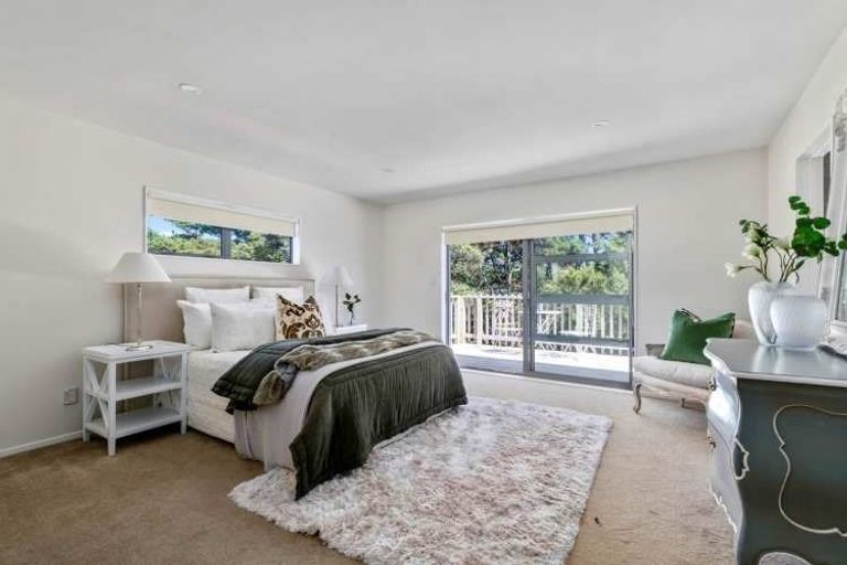 Photo of property in 29 Meteor Place, Schnapper Rock, Auckland, 0632