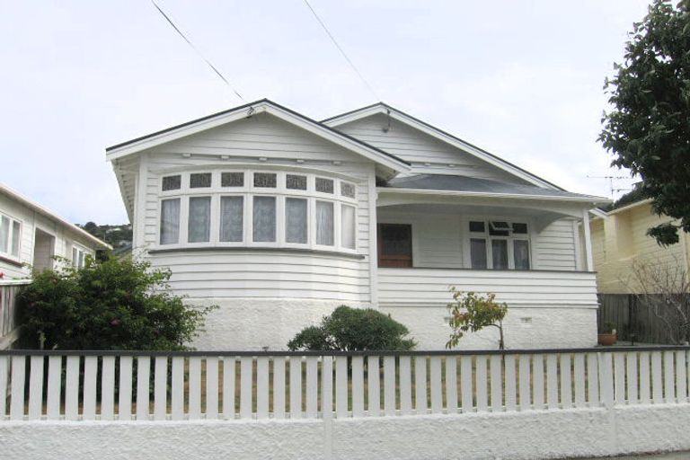 Photo of property in 39 Palm Avenue, Lyall Bay, Wellington, 6022