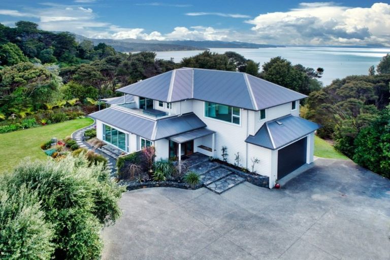 Photo of property in 145 Cornwallis Road, Cornwallis, Auckland, 0604