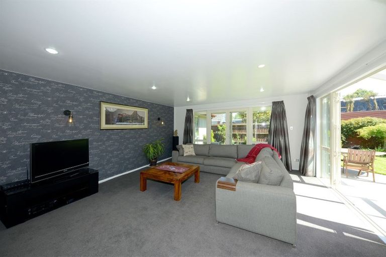 Photo of property in 299 Withells Road, Avonhead, Christchurch, 8042