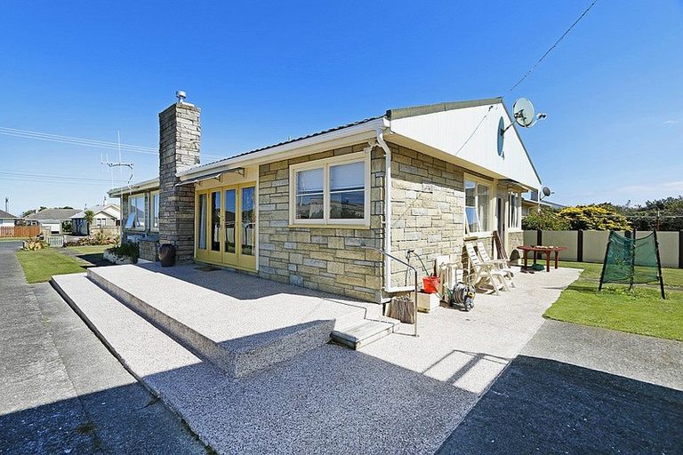 Photo of property in 13 Whitcombe Road, Opunake, 4616