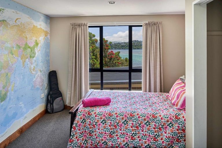 Photo of property in 82 Paremata Road, Paremata, Porirua, 5024