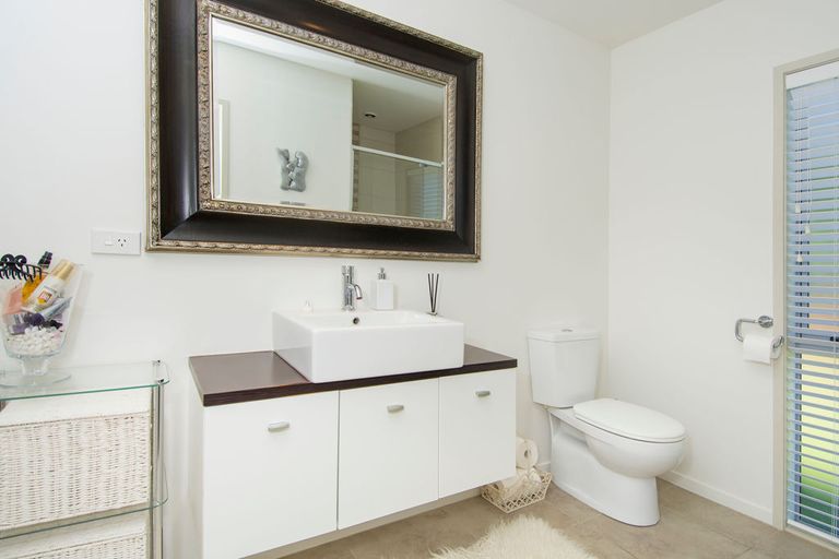 Photo of property in 11 Renner Place, Pyes Pa, Tauranga, 3112