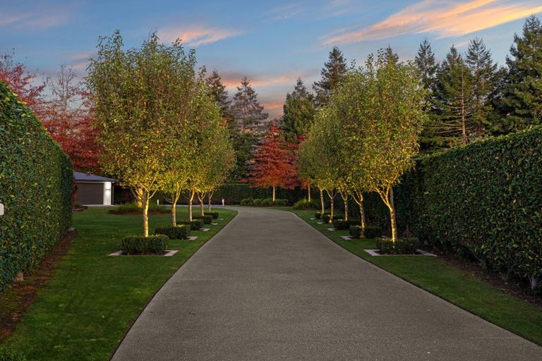 Photo of property in 37 Oakgrove Drive, Rangiora, 7400