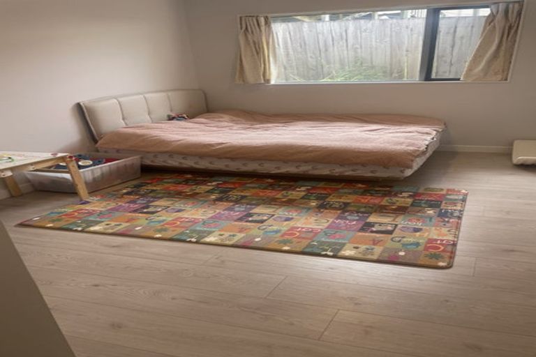 Photo of property in 16a Imperial Place, Henderson, Auckland, 0612