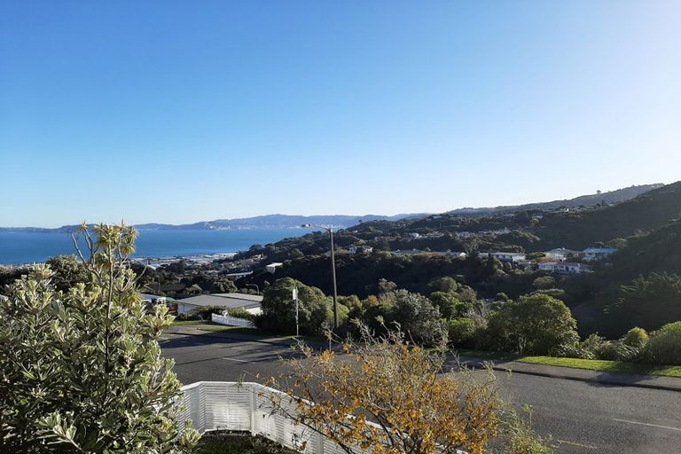Photo of property in 1/112 Dowse Drive, Maungaraki, Lower Hutt, 5010
