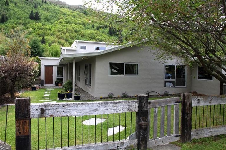Photo of property in 23 Nairn Street, Arrowtown, 9302