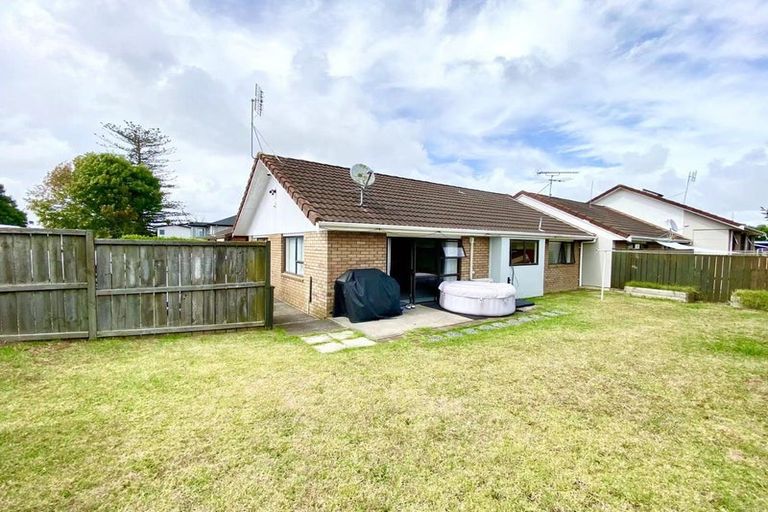Photo of property in 2/43 Elliot Street, Howick, Auckland, 2014