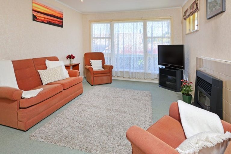 Photo of property in 3 Tracey Terrace, Te Atatu South, Auckland, 0602