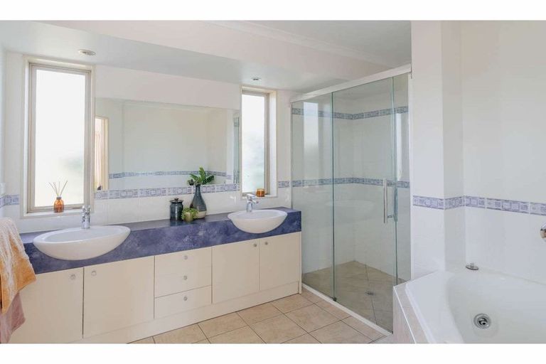 Photo of property in 2 Palm Drive, Kerikeri, 0294