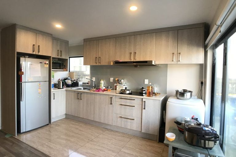 Photo of property in 1/198 Archers Road, Glenfield, Auckland, 0629