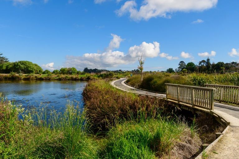 Photo of property in 22 Aubrey Way, Brookfield, Tauranga, 3110