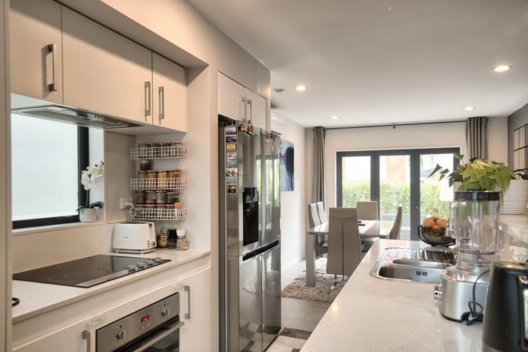 Photo of property in 42 Makamaka Lane, Albany Heights, Auckland, 0632