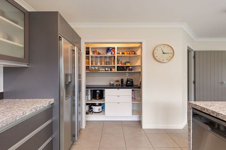 Photo of property in 6 Trump Place, Kelvin Grove, Palmerston North, 4414
