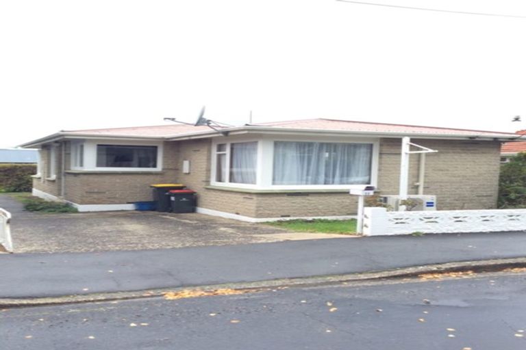 Photo of property in 11 Pencarrow Street, Caversham, Dunedin, 9012