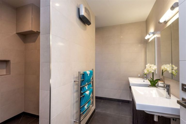 Photo of property in 28 Oakgrove Drive, Rangiora, 7400