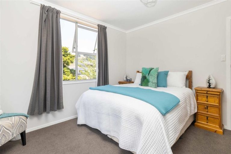 Photo of property in 6a Coates Street, Tawa, Wellington, 5028