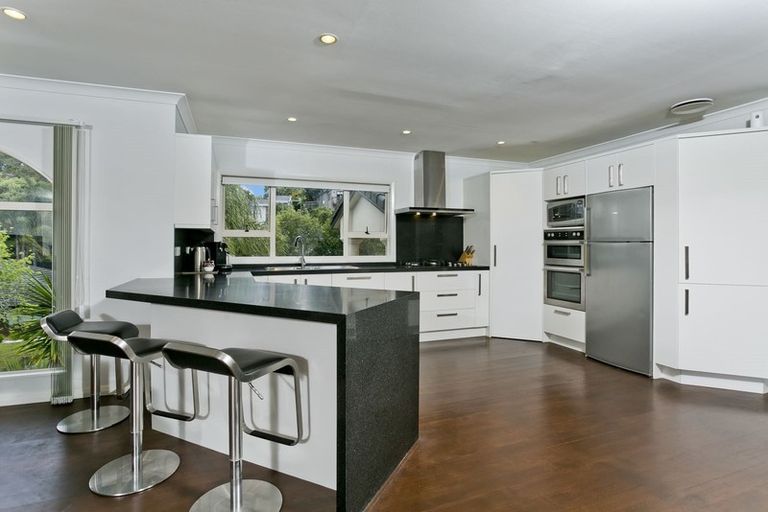 Photo of property in 9 Falstone Lane, Browns Bay, Auckland, 0630