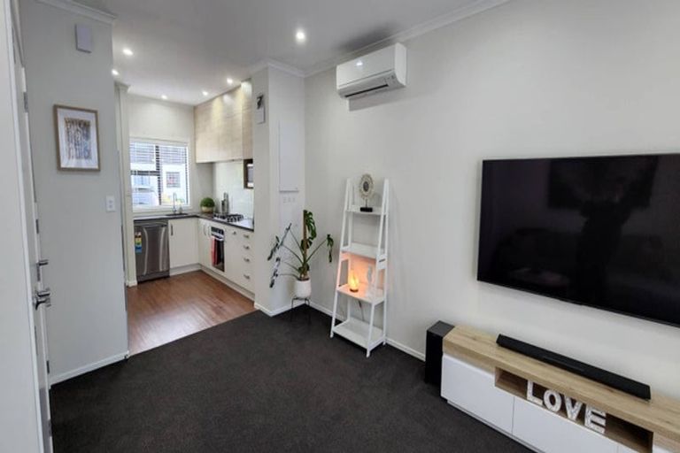 Photo of property in 11 Josland Lane, Wallaceville, Upper Hutt, 5018