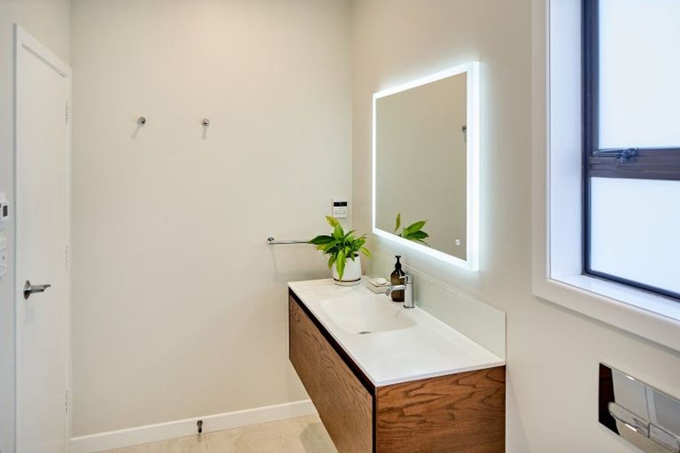 Photo of property in 33 Haig Street, Waterloo, Lower Hutt, 5011