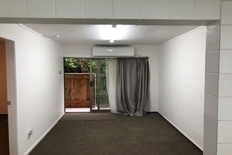 Photo of property in Recreation Reserve, 3/273 Grounsell Crescent, Belmont, Lower Hutt, 5010