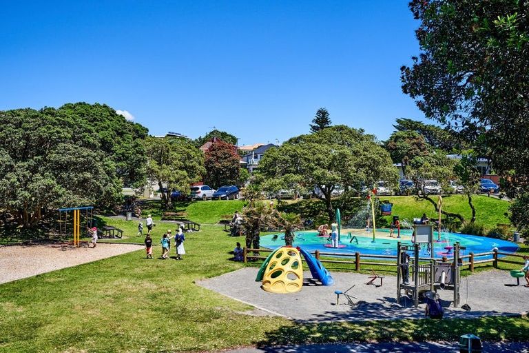 Photo of property in 12 Matatua Road, Raumati Beach, Paraparaumu, 5032