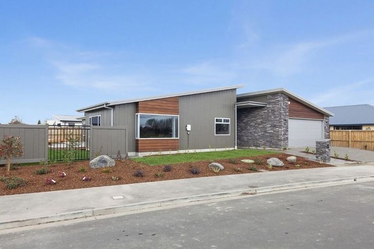 Photo of property in 5 Picadilly Avenue, Casebrook, Christchurch, 8051