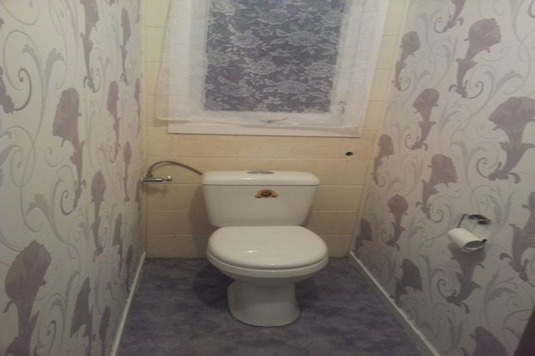 Photo of property in 1/66 Flanshaw Road, Te Atatu South, Auckland, 0610